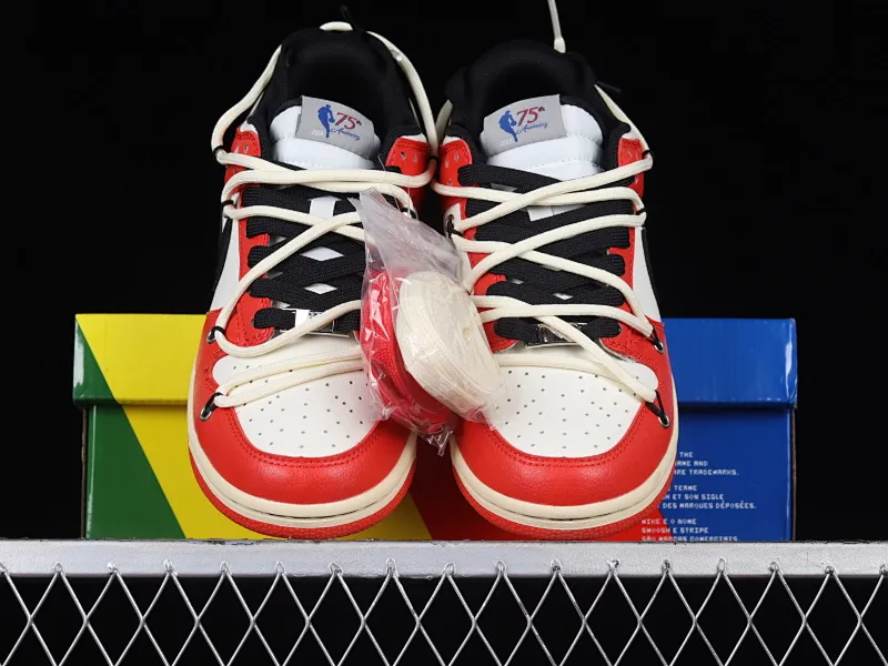 All Categories Nk SB Dunk Series Nk SB Dunk Low Low-top sneakers Nk Dunk Low Buddhist Heart Sutra Chicago Customized version of deconstructed strap casual sneakers DD3363-100